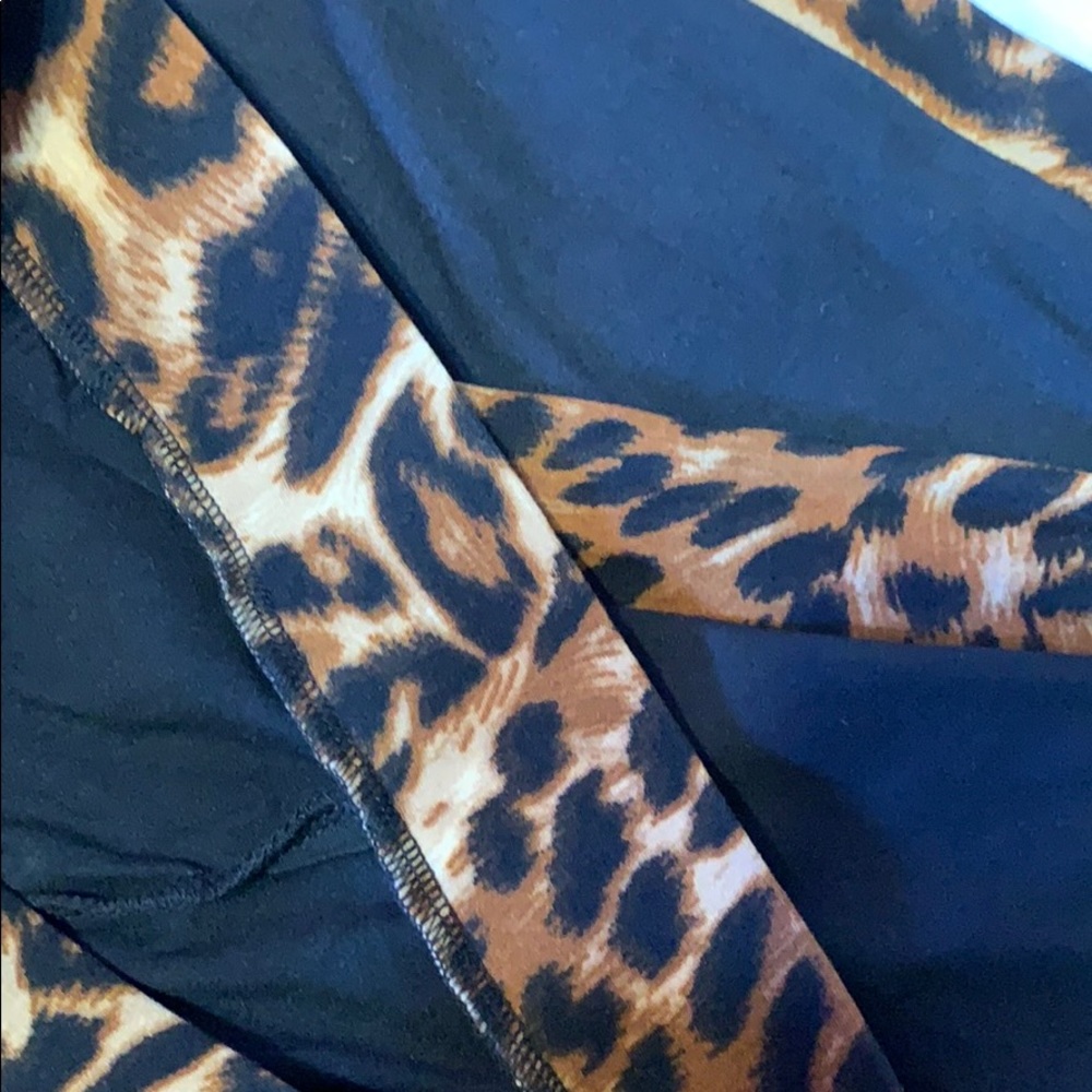 Black Leopard Print 2 Piece Long Sleeve High Rise Legging Outfit Set - Picture 8 of 12